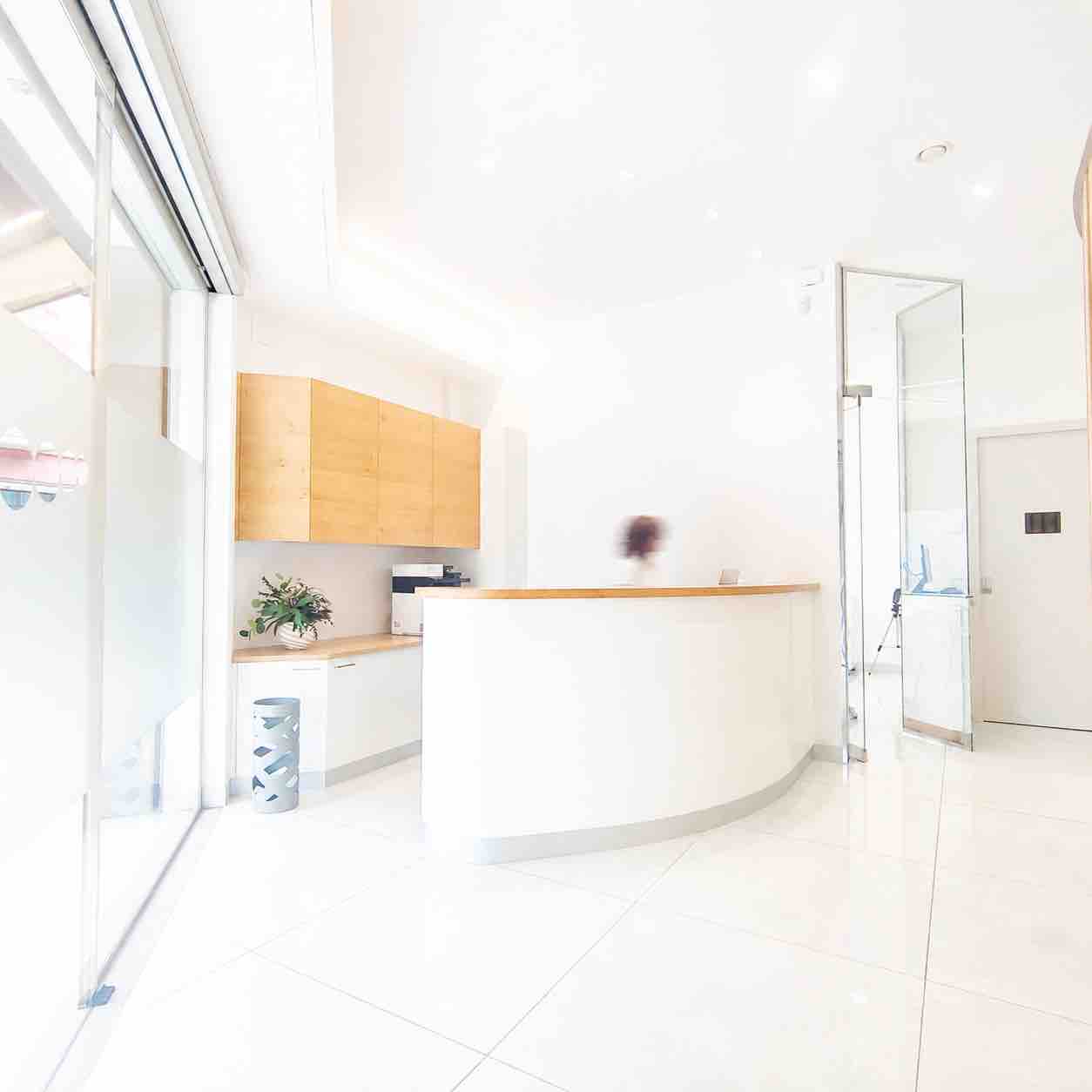 Recepció de la clínica Bibiloni-Tribó a Calella